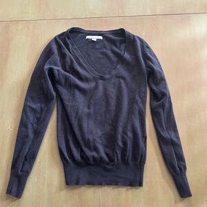 Old Navy Women's V-Neck Sweater in Black
